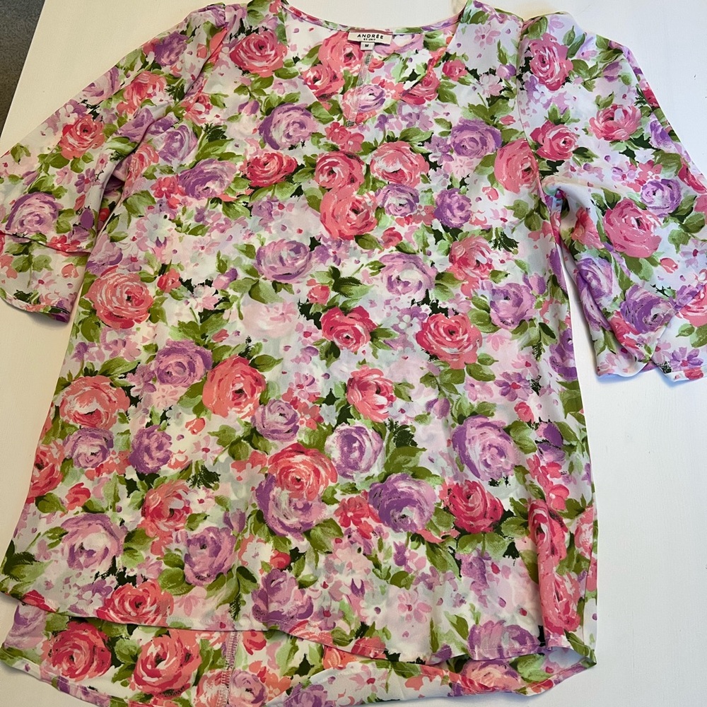 3/$15 🌺 NWOT Andree by unit flower top